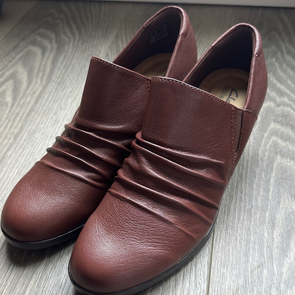 Clarks Rich Brown Women's Mules